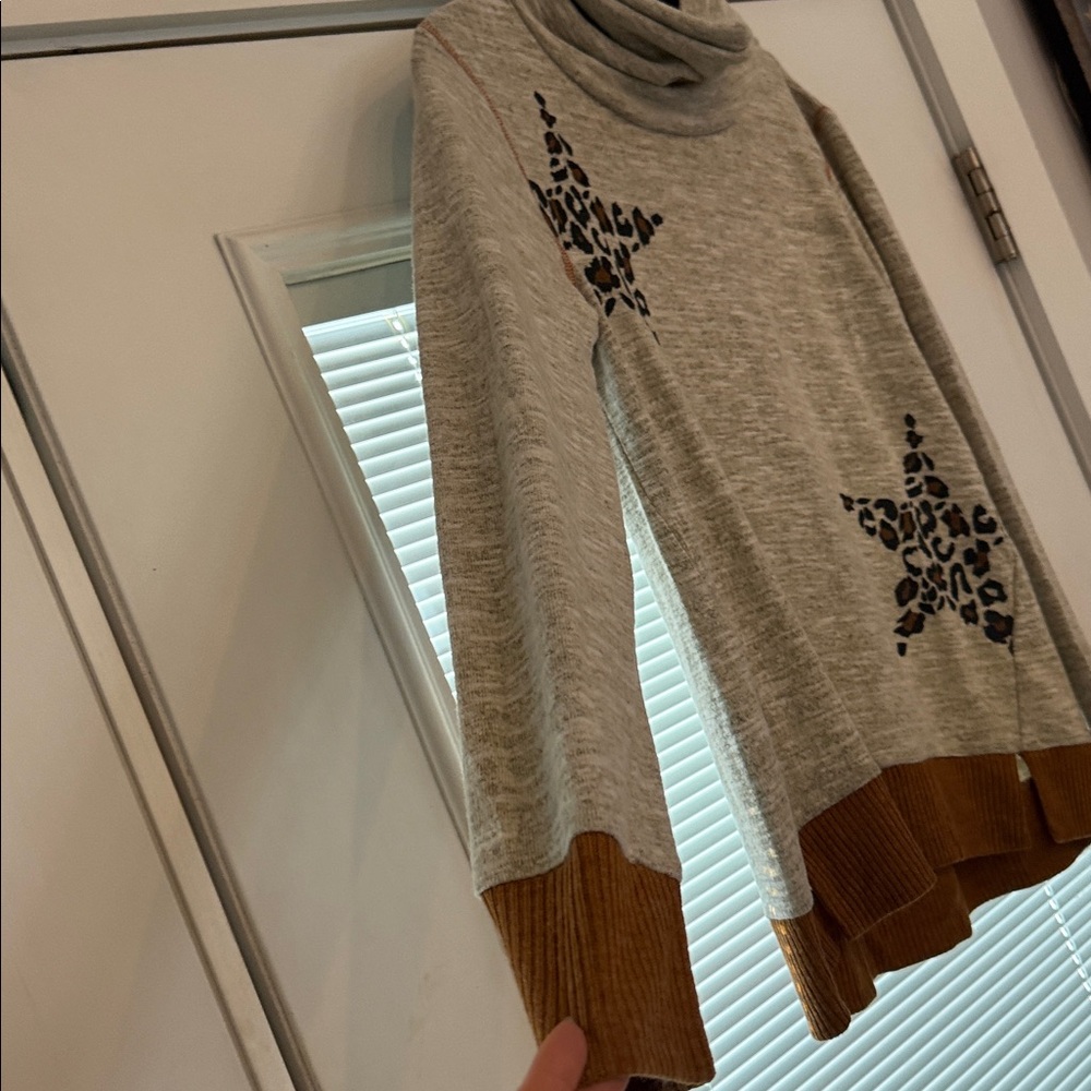 Hem & Thread Leopard Stars Cowl Neck Sweater Medium